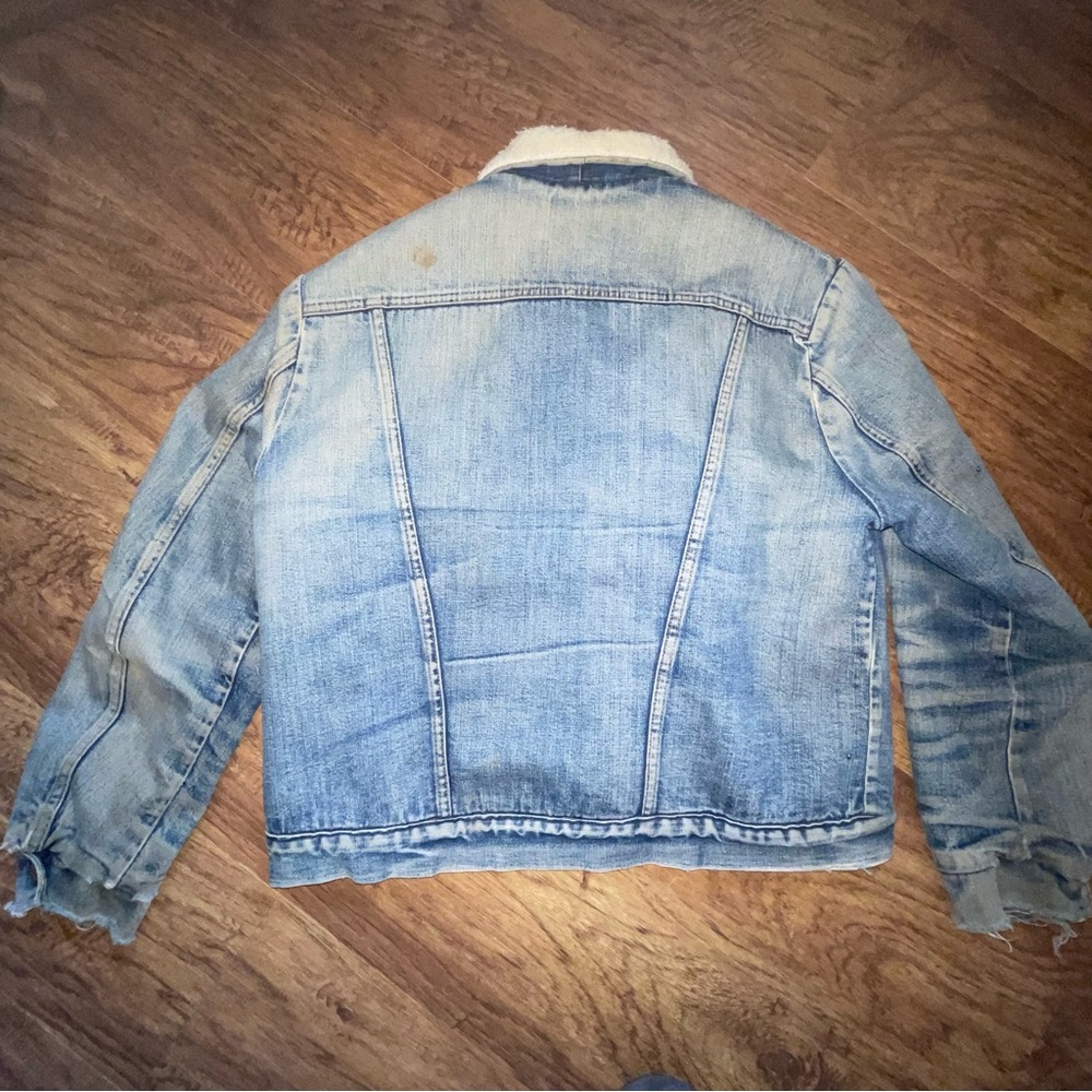 Vintage Jean Jacket! - Picture 3 of 8